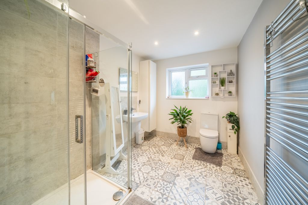 Property photo 3 of 15 Picture No. 02