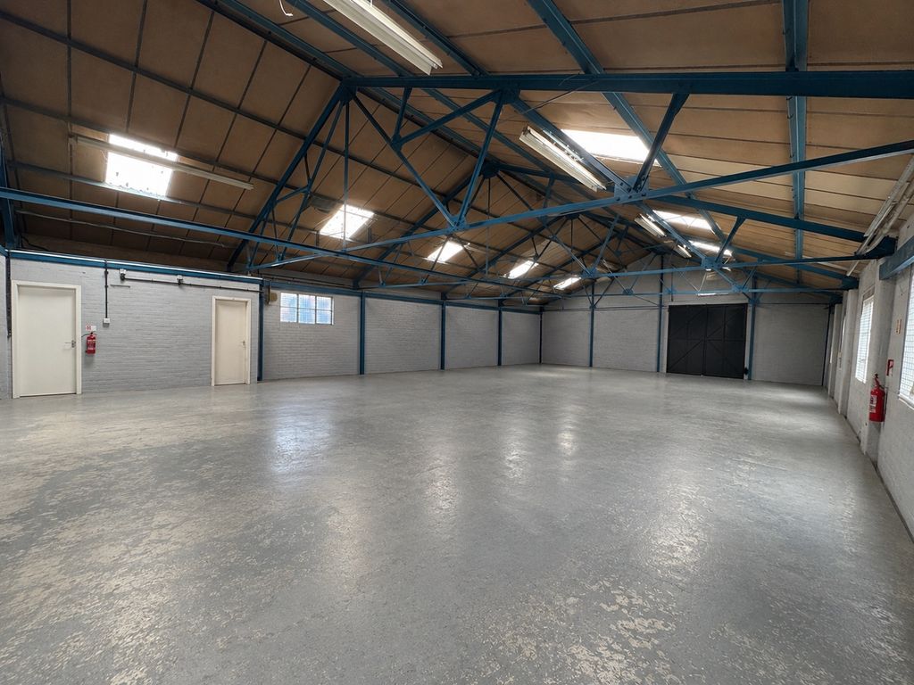 Property photo 3 of 3 E01B1D0D-C3Df-40E4-A84C-61F6F2B91F56