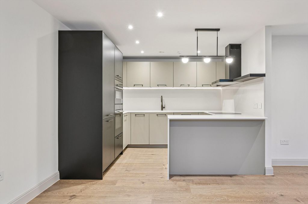 Property photo 3 of 12 Image