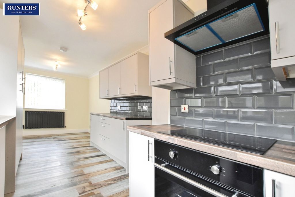Property photo 2 of 8 Kitchen