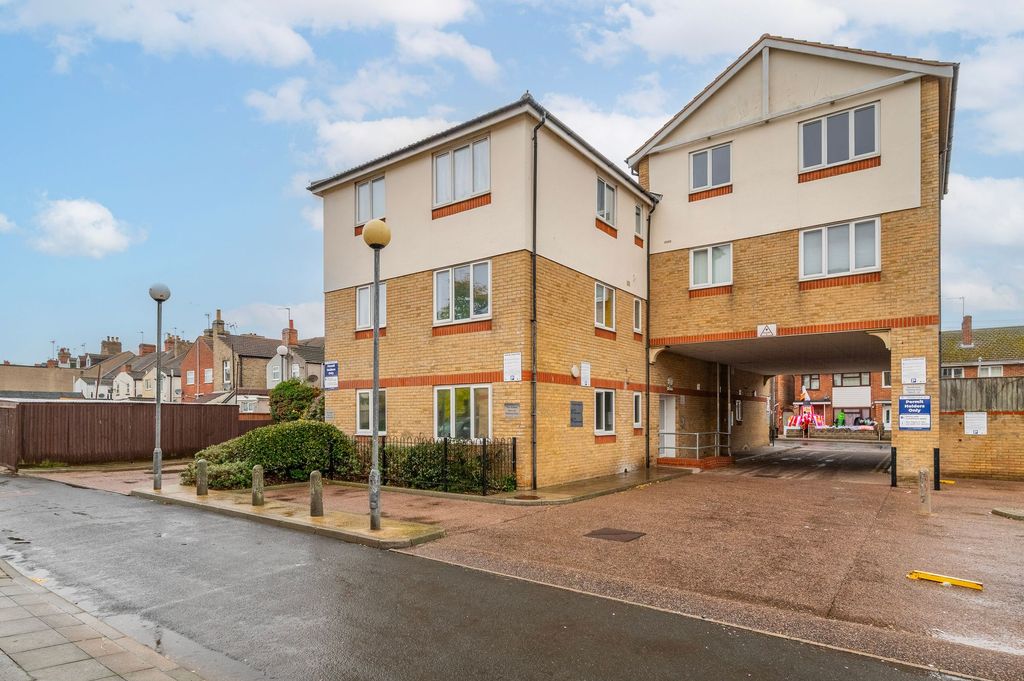 Property photo 1 of 13