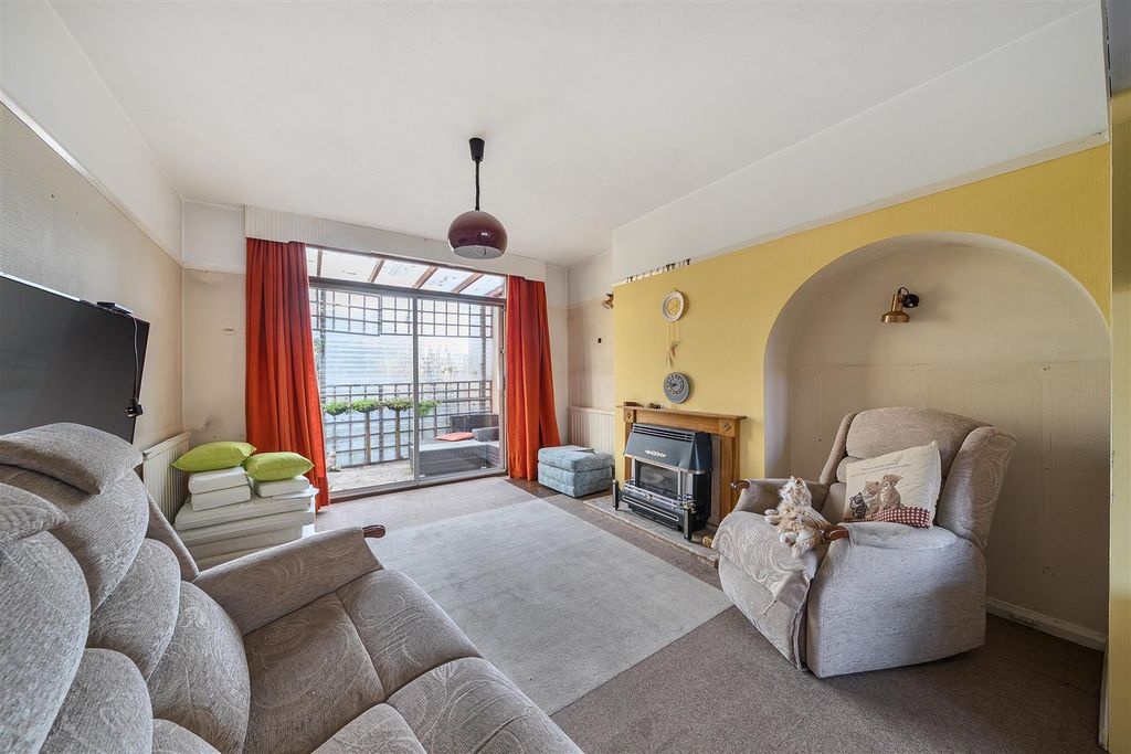 Property photo 3 of 12 Durrants Drive - Through Lounge 1.Jpg