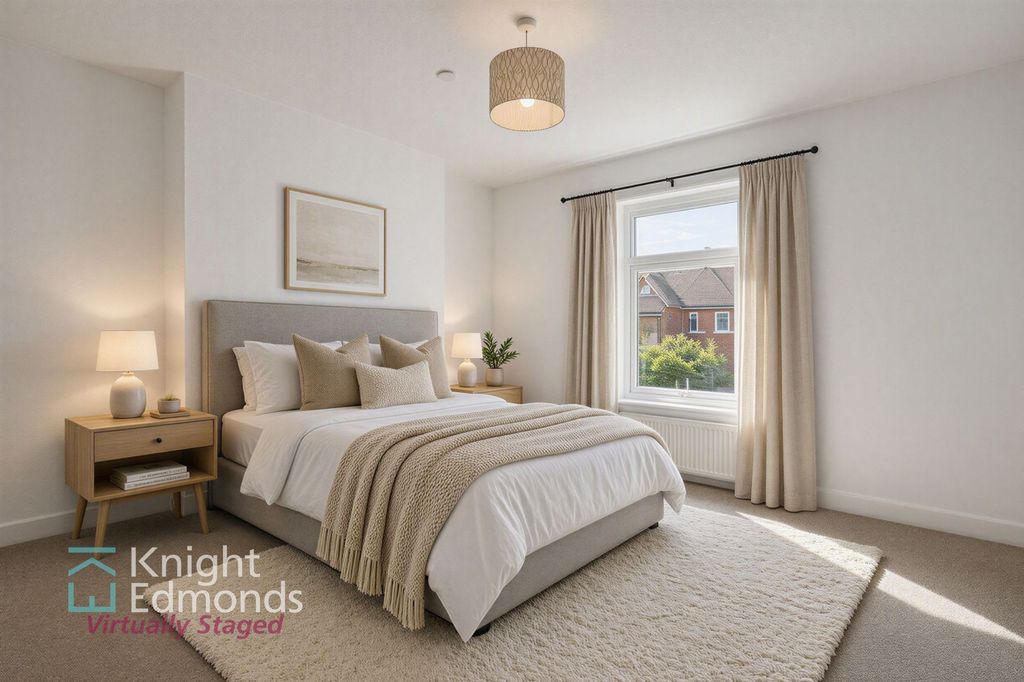 Property photo 3 of 11 Bed Room