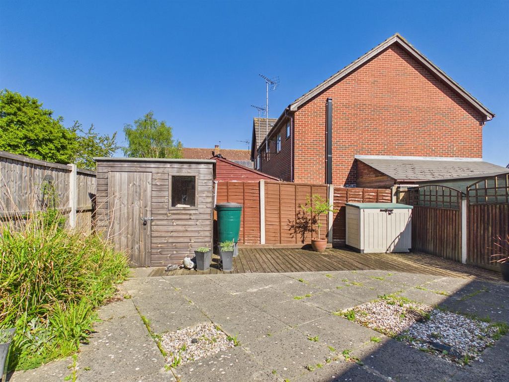 Property photo 2 of 10 Outside