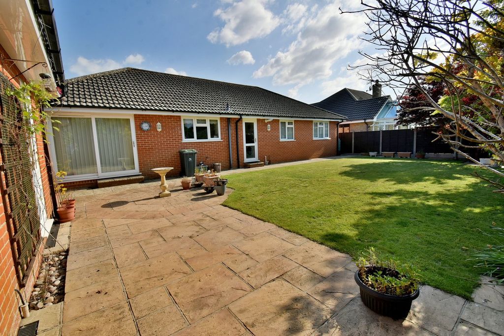 Property photo 2 of 19