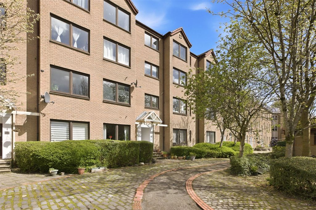 Property photo 1 of 13 External