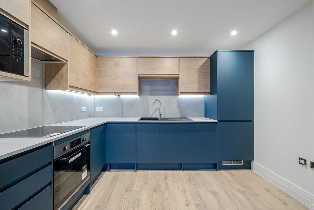 Property photo 1 of 15 1388325-8-693Ab66...