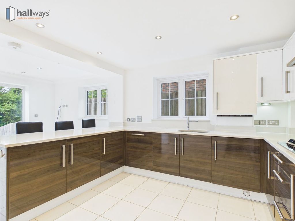 Property photo 2 of 36