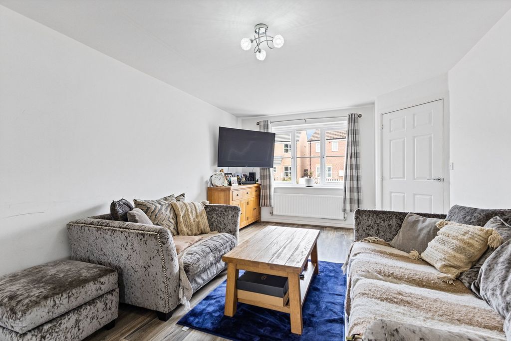 Property photo 2 of 24