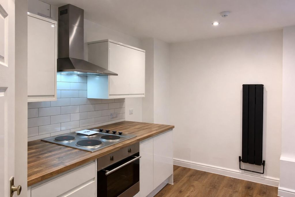 Property photo 2 of 12 Kitchen -.Png