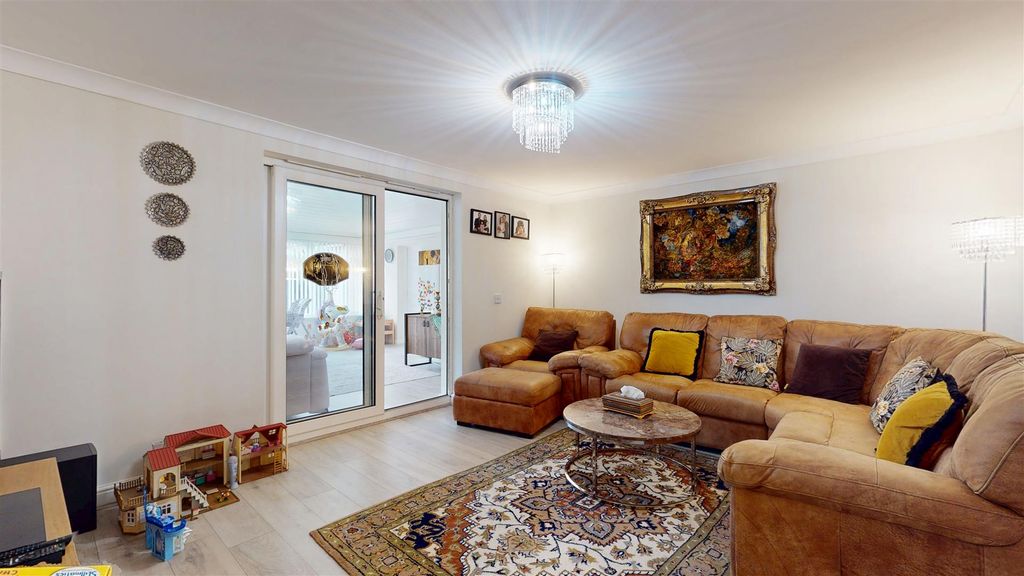 Property photo 3 of 19 11192025_230116.Jpg