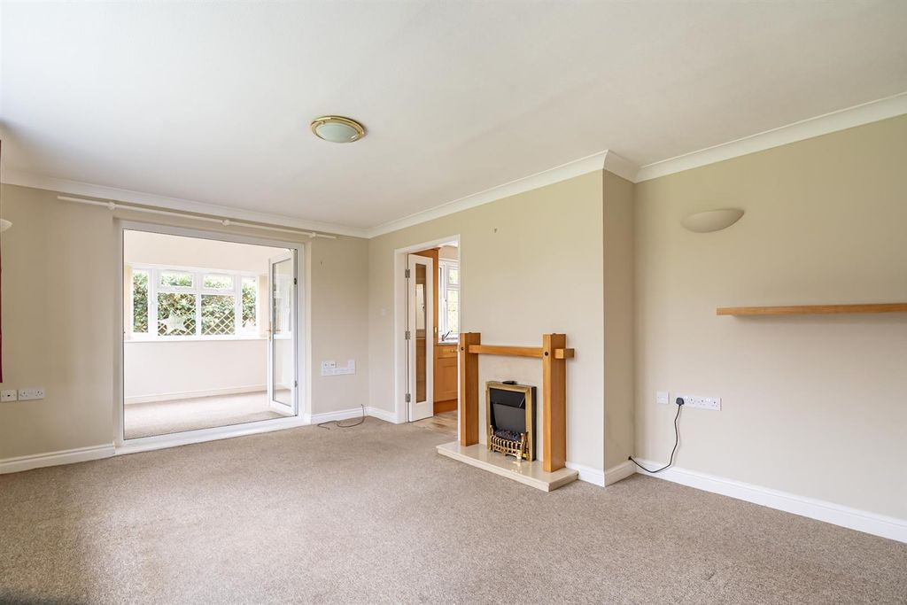 Property photo 2 of 14 Living Room