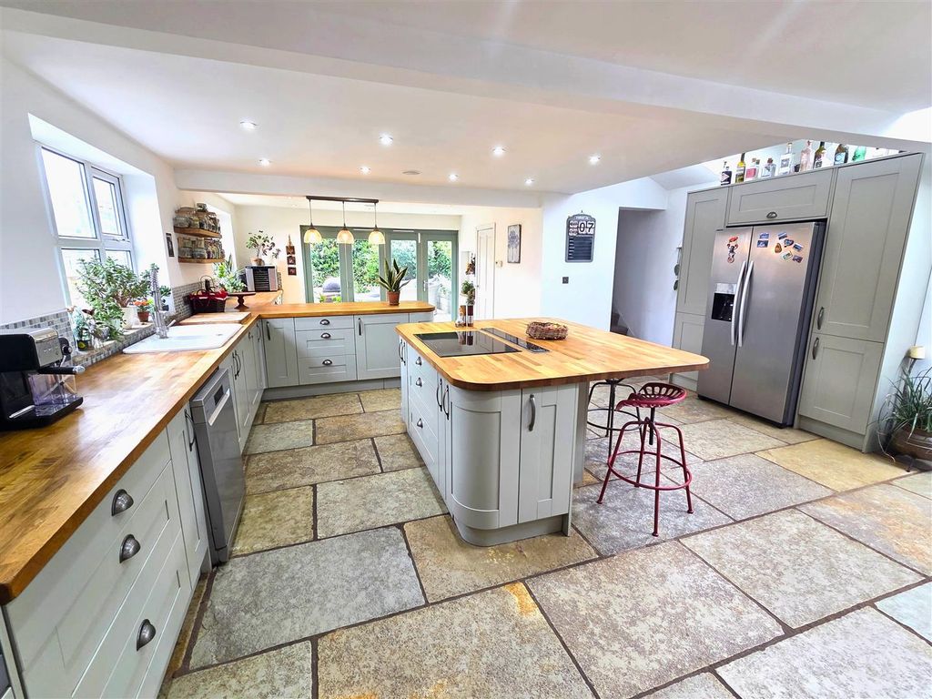 Property photo 3 of 35 Vine Farm - Kitchen.Jpg