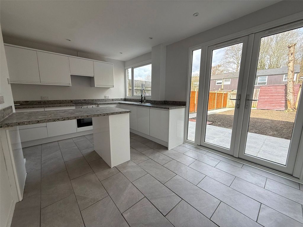 Property photo 2 of 21 Picture No. 02