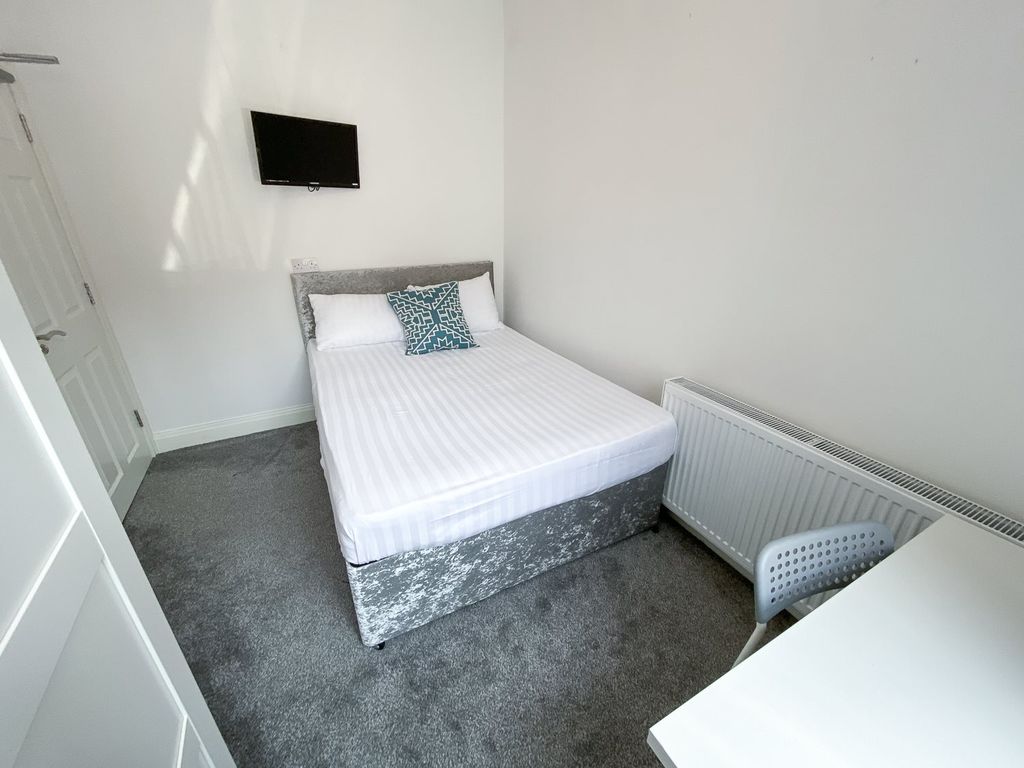 Property photo 3 of 5 1-1