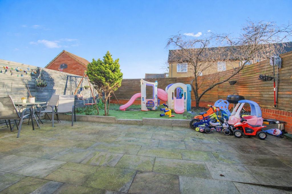 Property photo 3 of 12 Garden.Png