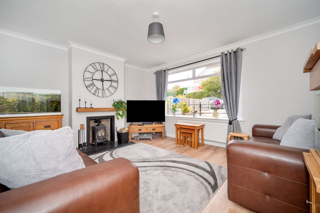 Property photo 2 of 23 Lounge