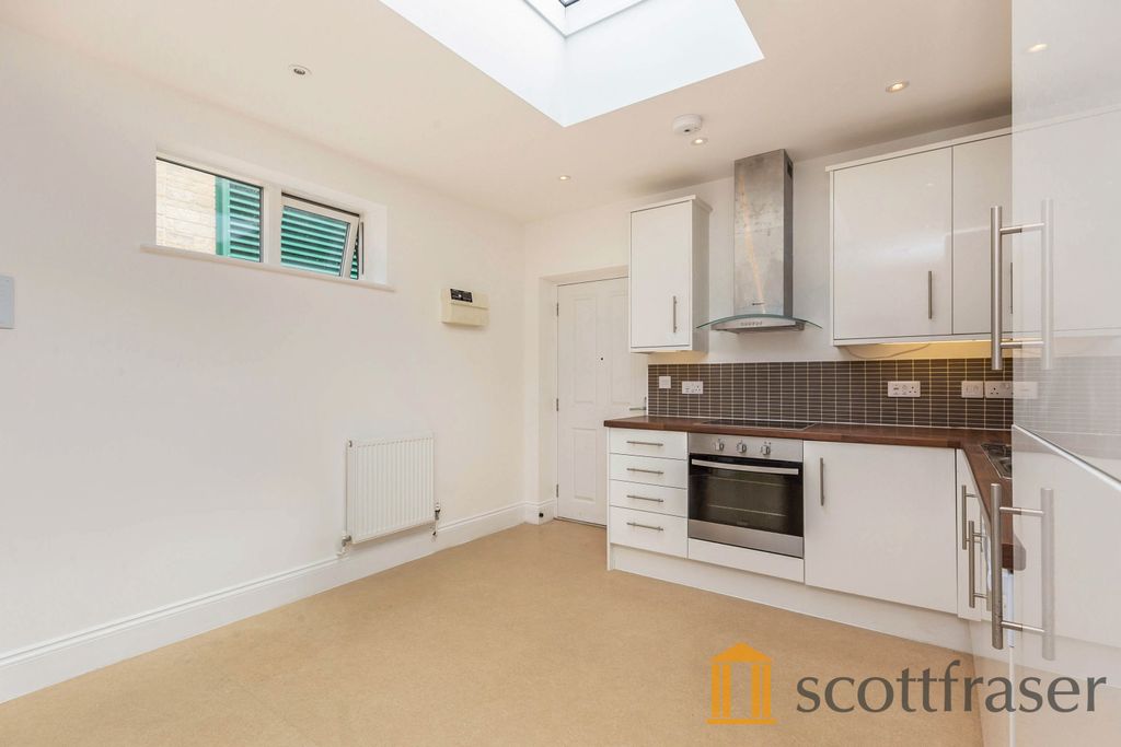 Property photo 2 of 9 2