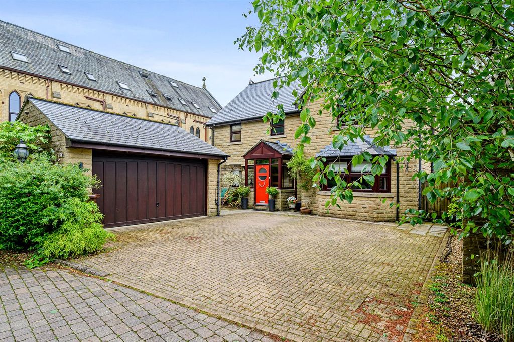 Property photo 1 of 41