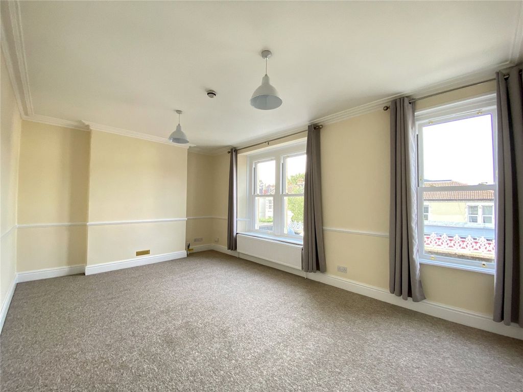 Property photo 1 of 12 Picture No. 15