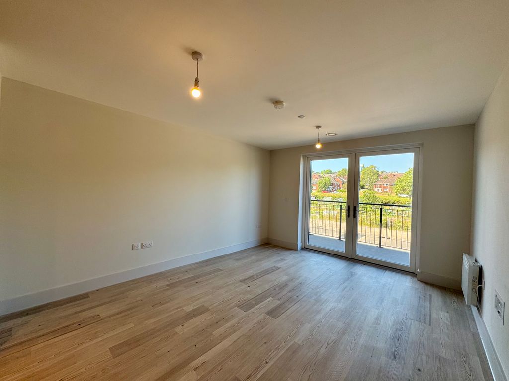 Property photo 2 of 8 Tempimageew8Axq