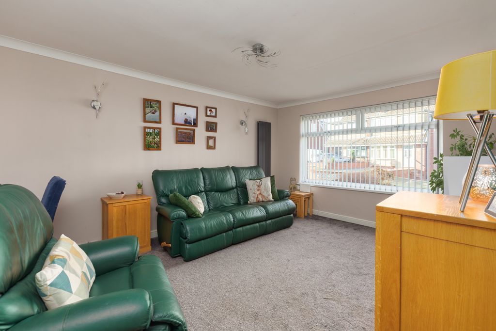 Property photo 3 of 18 1 Liskeard Avenue-34