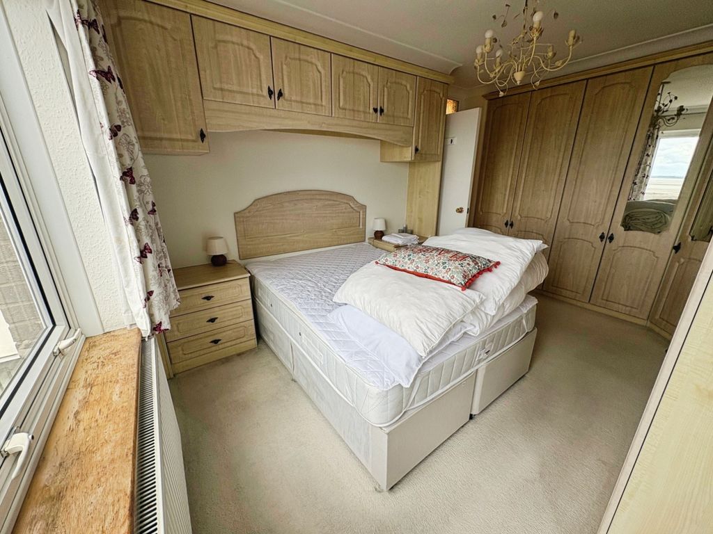 Property photo 3 of 11 Bedroom 1