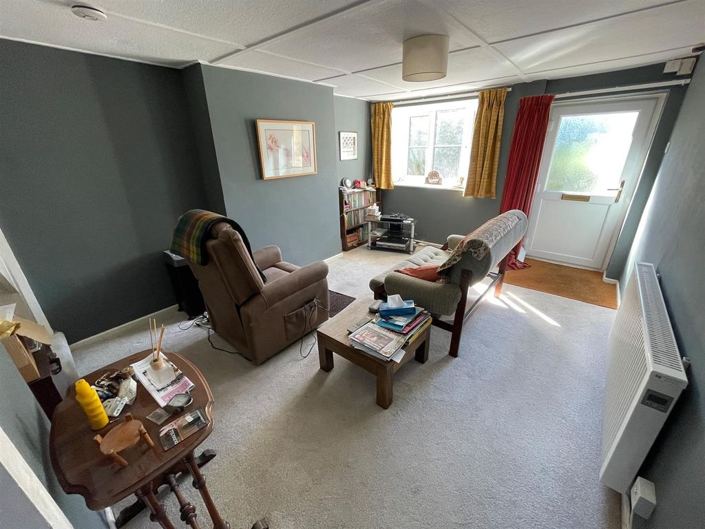 Property photo 2 of 8