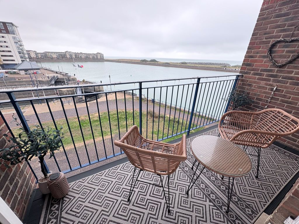 Property photo 2 of 13 Balcony