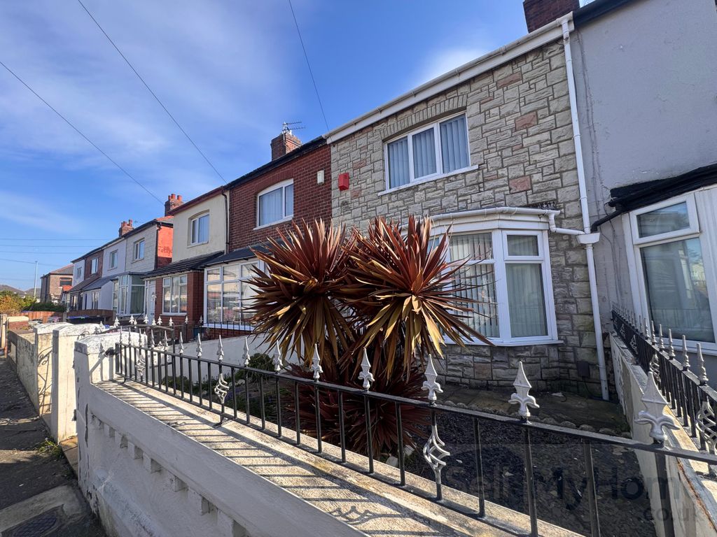 Property photo 1 of 16 External