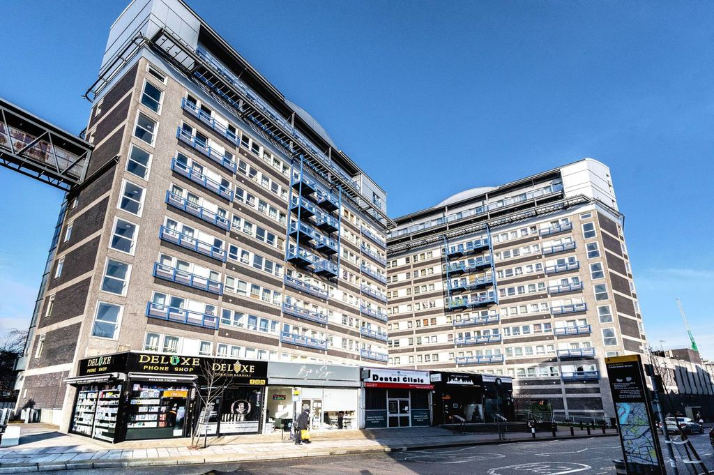 Property photo 2 of 10