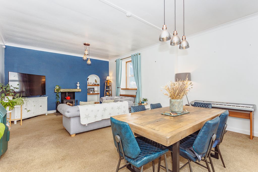 Property photo 2 of 40 Lounge/Diner