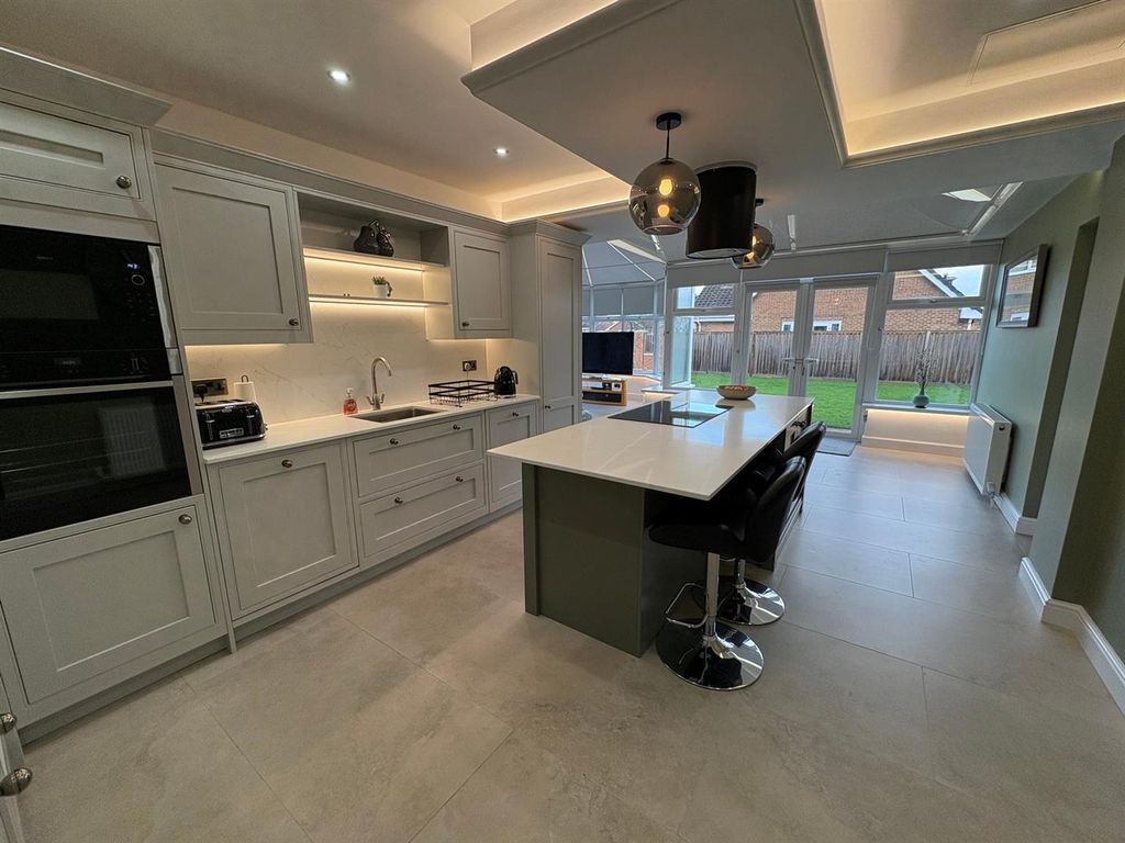 Property photo 2 of 35 Kitchen