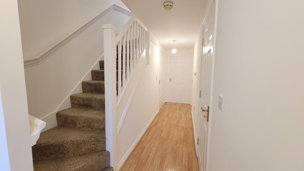 Property photo 2 of 10 Entrance Hall