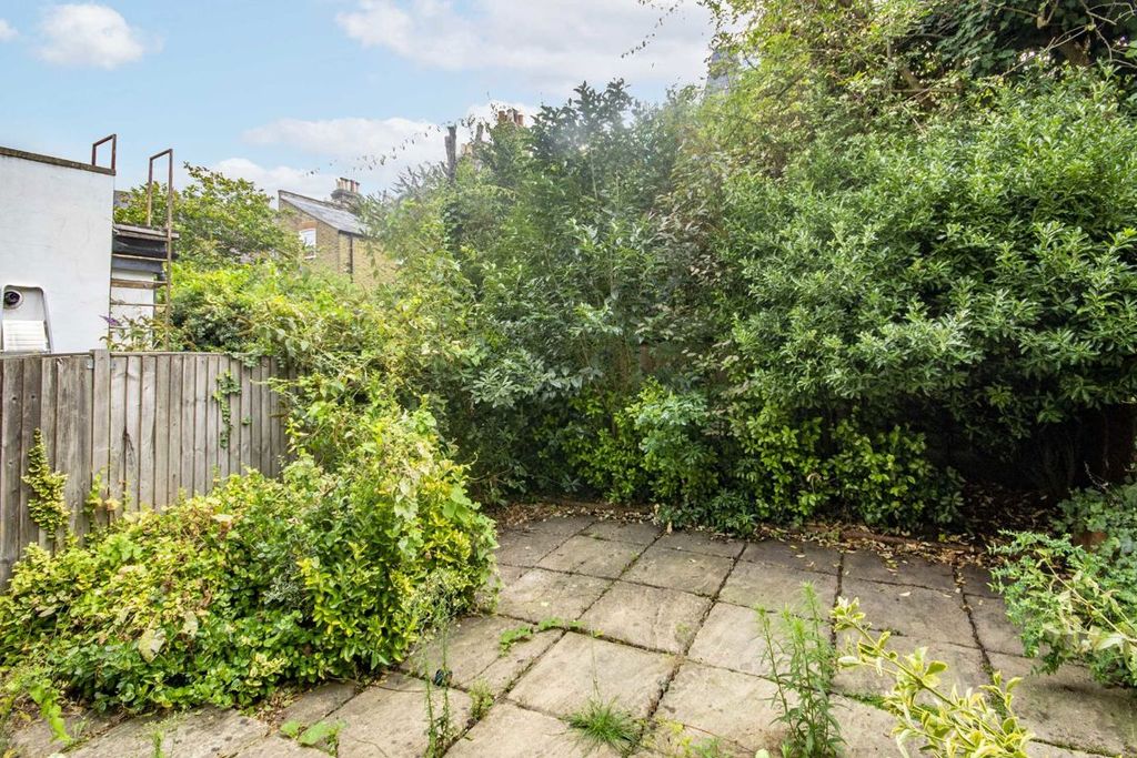 Property photo 3 of 5