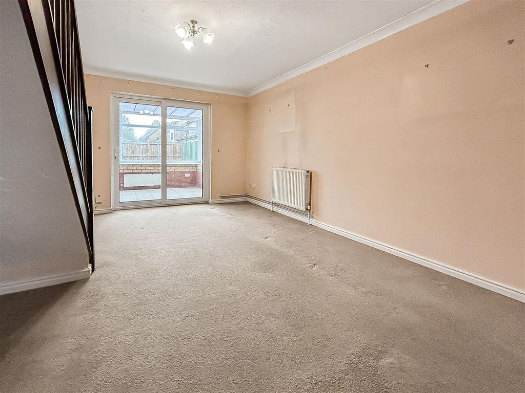 Property photo 3 of 11 10_77582.Jpg