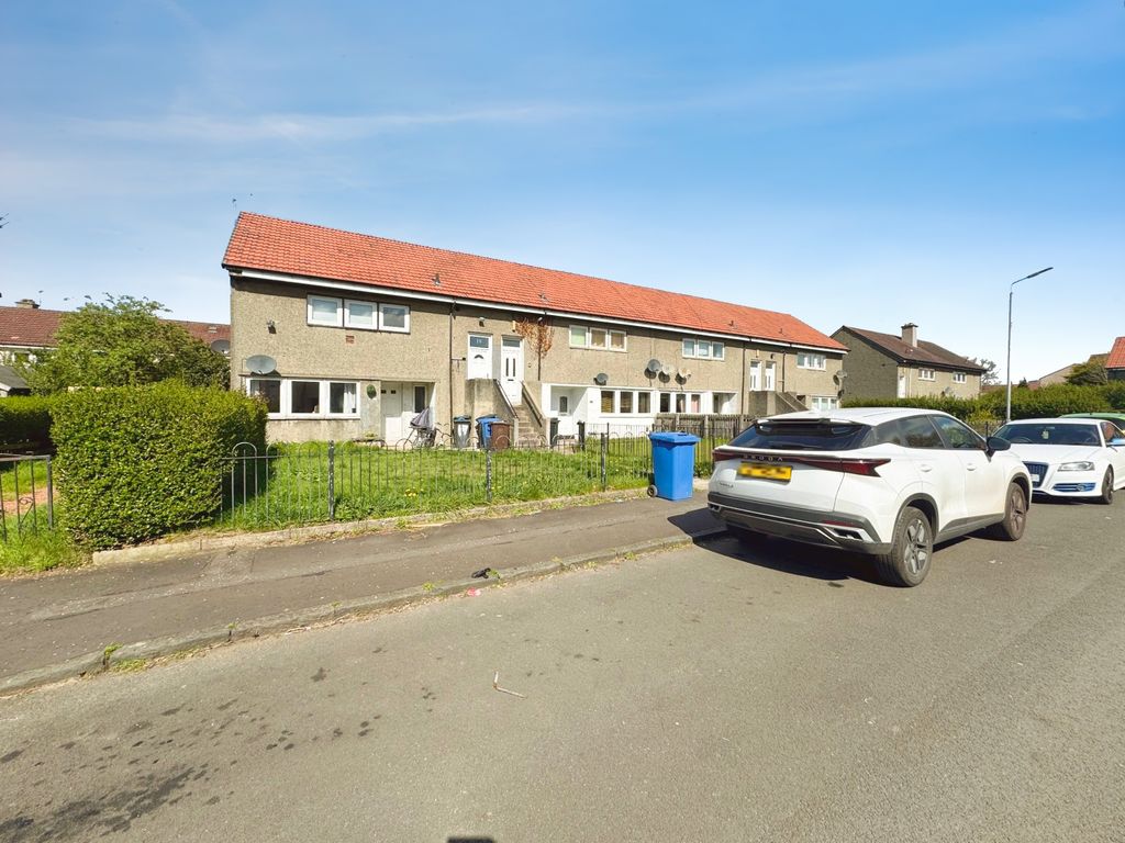 Property photo 1 of 8 Low Crescent, Clydebank, G81