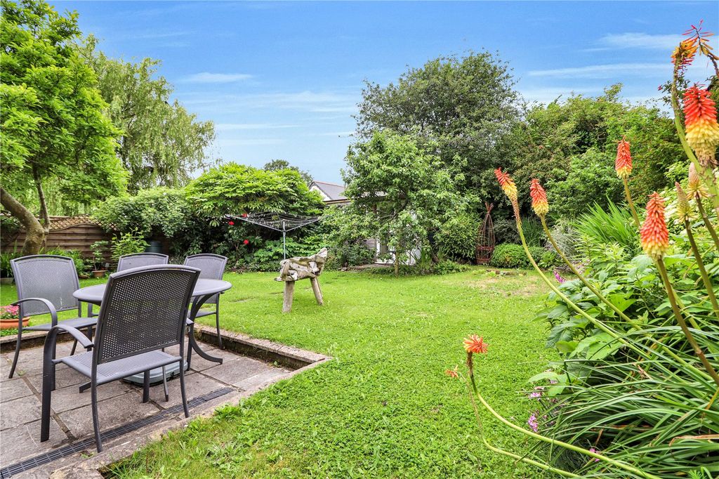 Property photo 2 of 28 Picture No. 49
