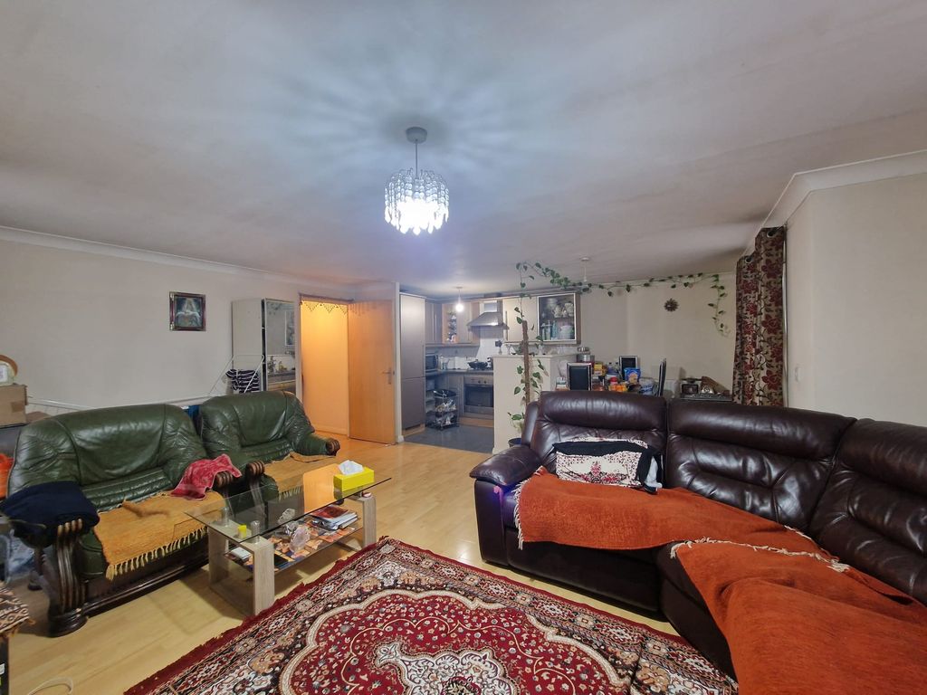 Property photo 3 of 8