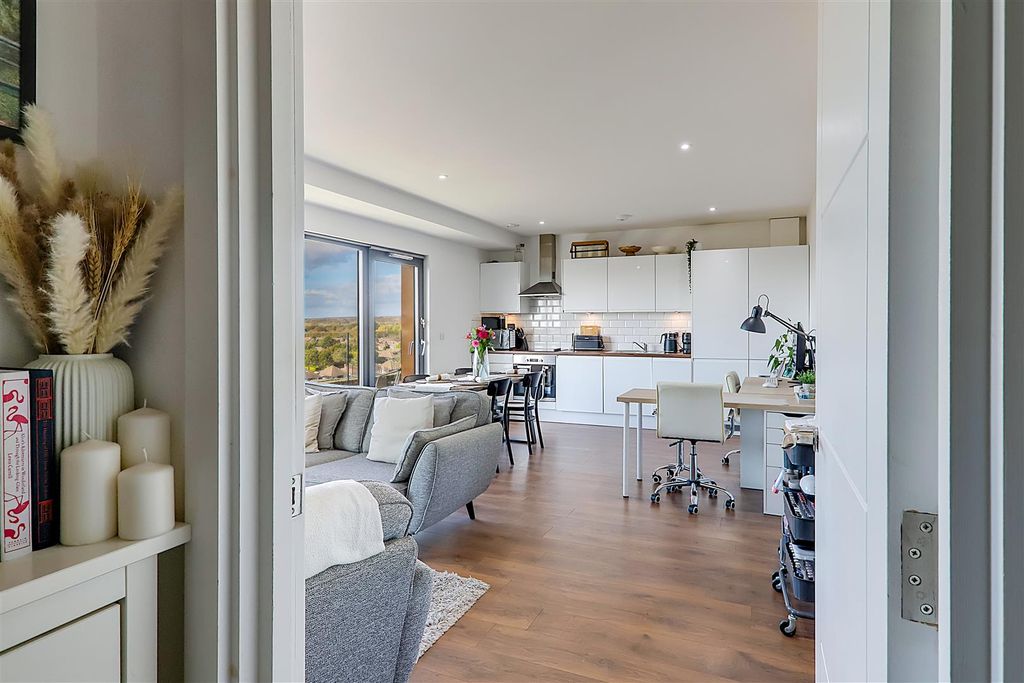 Property photo 3 of 22 Img_5836-Img_5838.Jpg