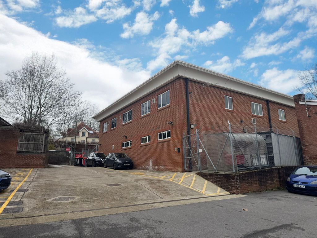 Property photo 3 of 8 Photo 2