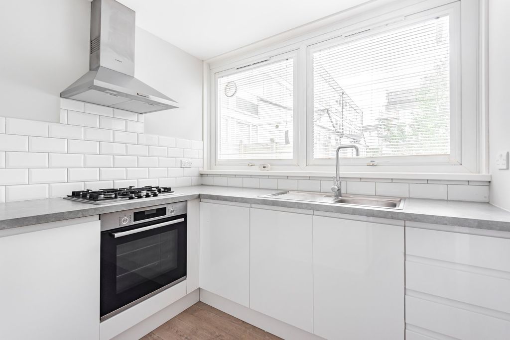 Property photo 1 of 3 Picture No. 02