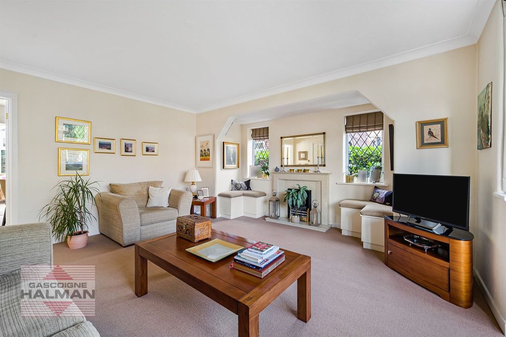 Property photo 3 of 22 Living Room