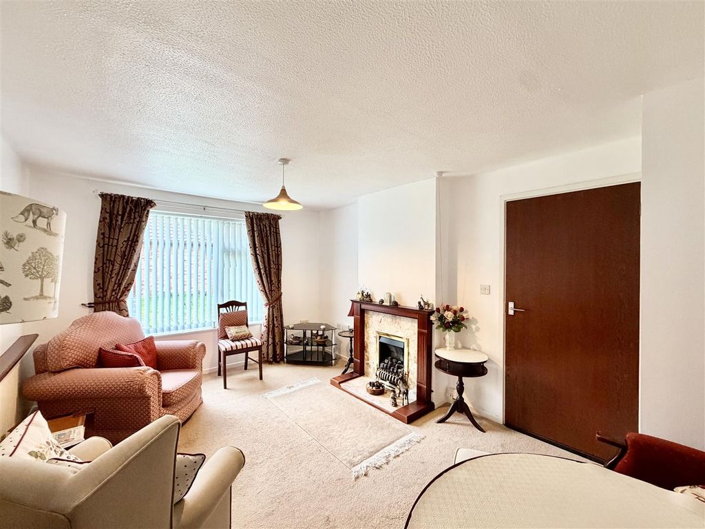 Property photo 2 of 9 2