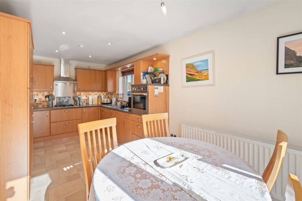 Property photo 3 of 32 5.Jpg