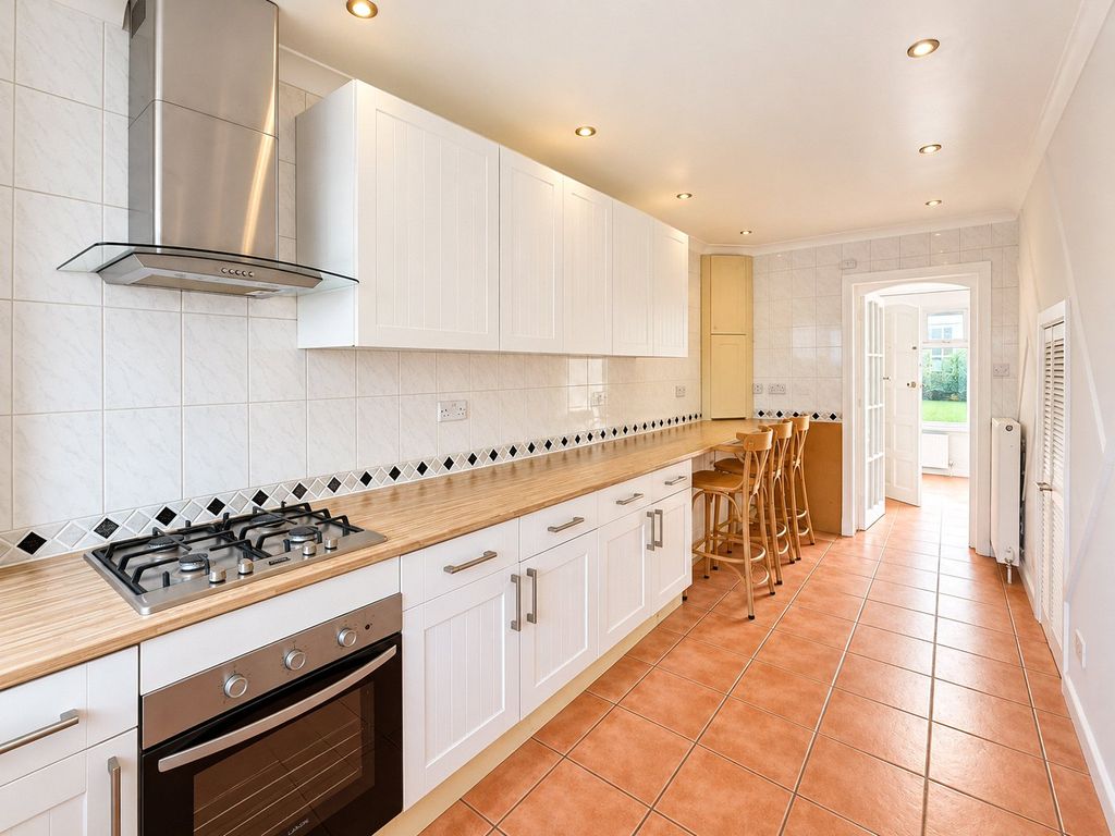 Property photo 3 of 17 Kitchen