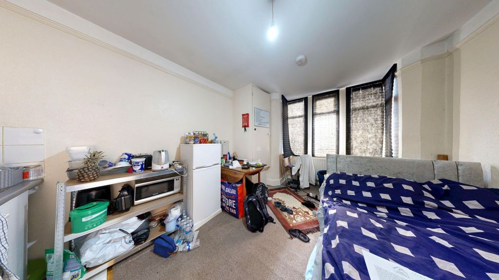 Property photo 2 of 29