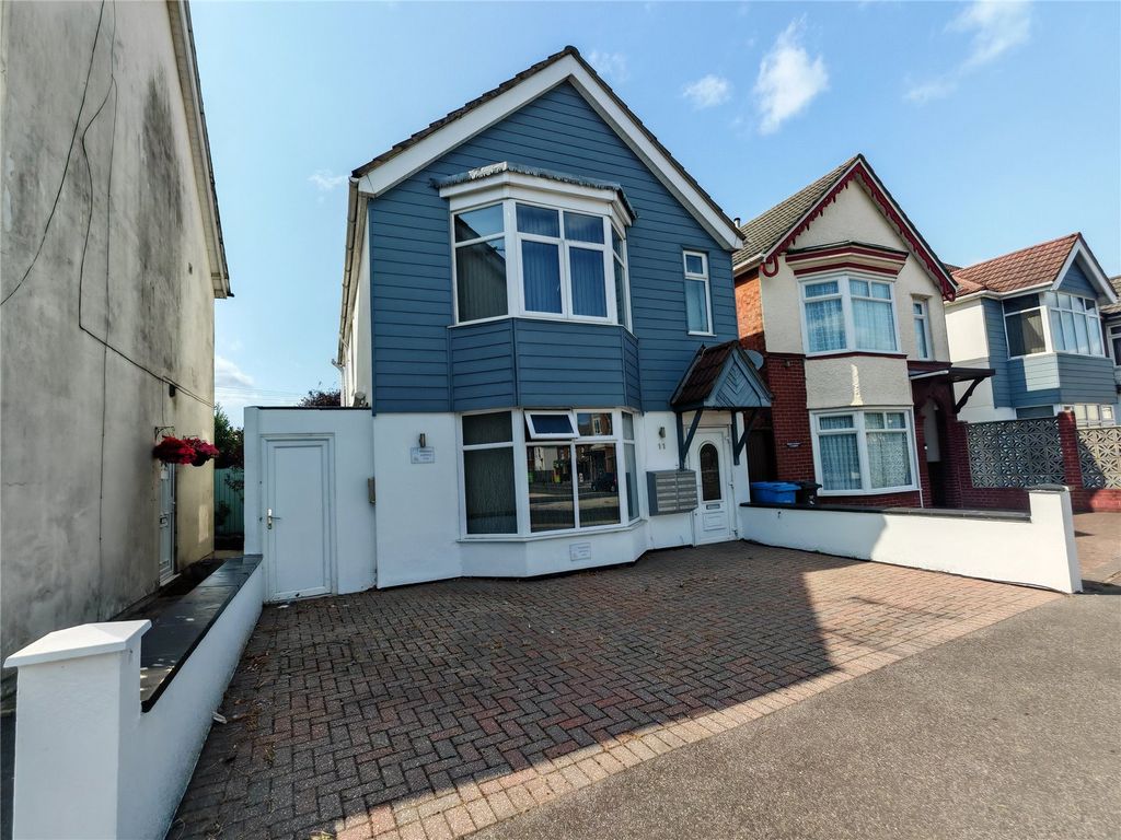 Property photo 2 of 18 11