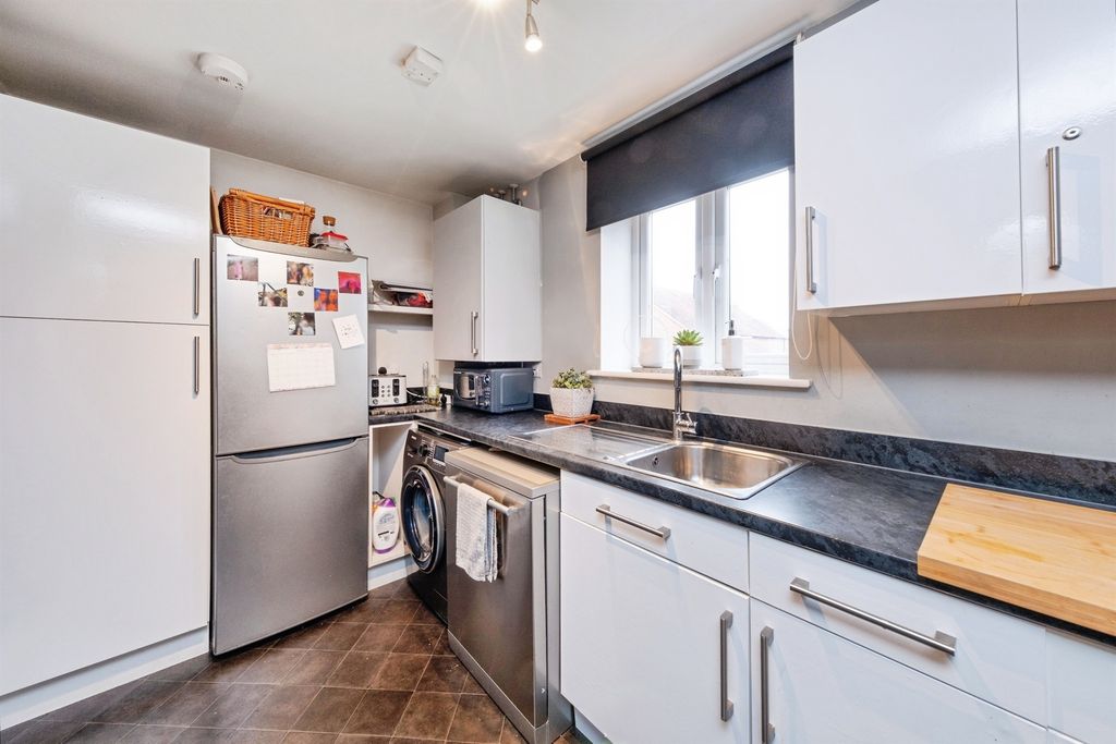 Additional image 6 of 2 bed flat for saleNeedlepin Way, Buckingham MK18