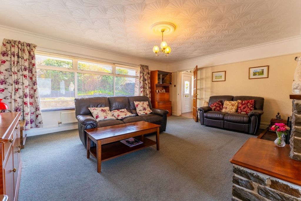 Property photo 3 of 30